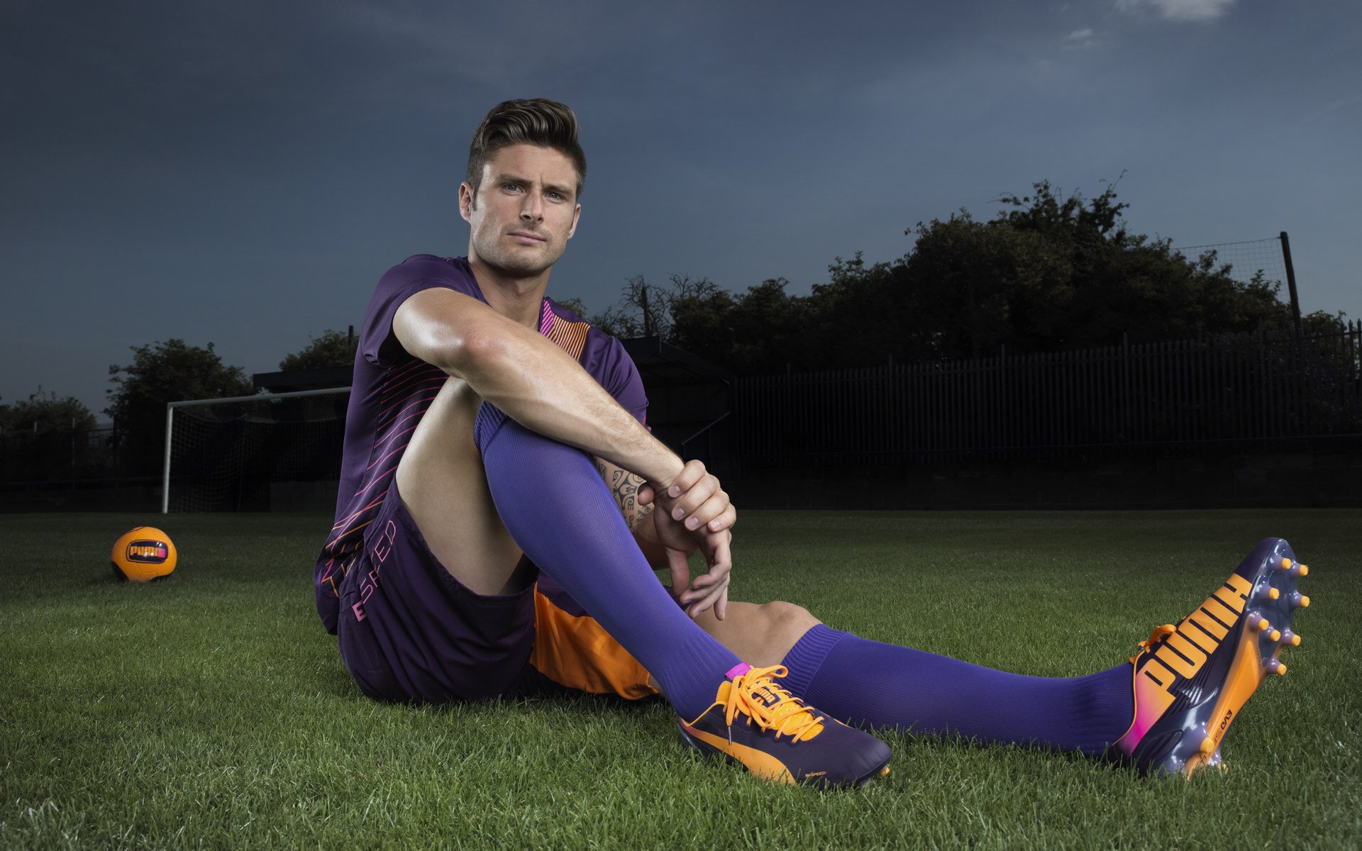 福登与哈兰德组合给瓜迪奥拉带来多种战术选择，福登和哈兰德