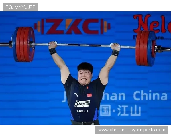 世界举重基层联动培训周：入门教练获系统证书，世界级举重比赛